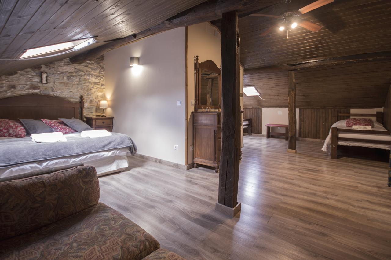 La Casona De Sarria Hostel ภายนอก รูปภาพ