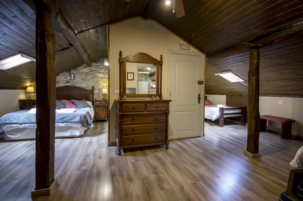 La Casona De Sarria Hostel ภายนอก รูปภาพ